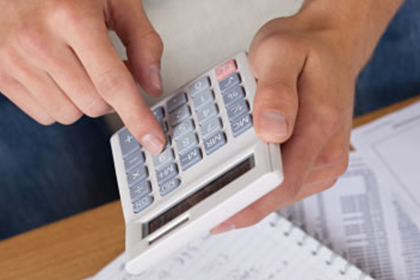 股东需对公司欠款承担何种责任？